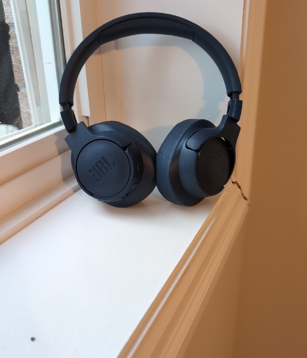 JBL Tune 760NC Over-Ear Headphones in Blue
